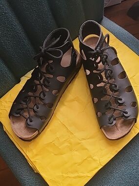 Rare Limited Edition Birkenstock Black Leather Gladiator Sandals Size EU 40